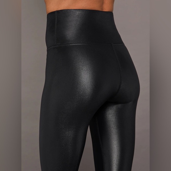 CARBON38 High Rise 7/8 Length Legging in Black Takara Shine - Picture 5 of 16